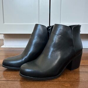 NEW Elegant Black Ankle Boots